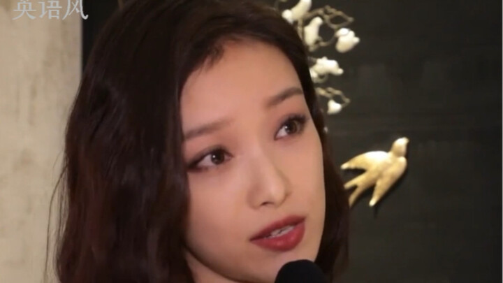 كيف تكون نِي ني متقنة للإنجليزية إلى هذا الحد؟ نُطقها نقي ورائع، تتمتع بطلّة عالمية حقًا!