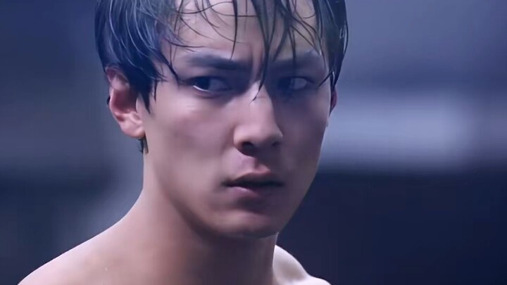 Anh chàng vi phạm quy tắc bang hội, lập tức bị老大 nhốt vào lồng chó.