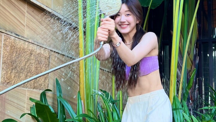 ช่วยด้วย! ฉันใจเต้นเพราะพี่สาวหวานซื่อผู้เปี่ยมพลังจริงๆ ตลอดไปเลย ฉันรักความสุขและรอยยิ้มของเธอ