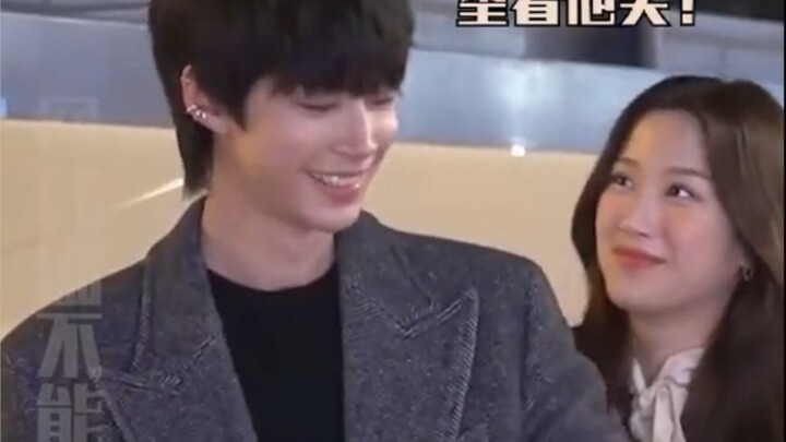 我宣布！花絮才是正片！这俩人公费恋爱！