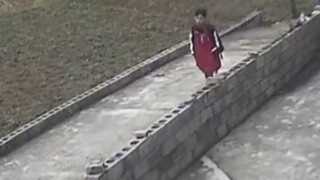 高一的孩子每天都是自己一个人，没有父母陪伴，想不开选择了轻生。