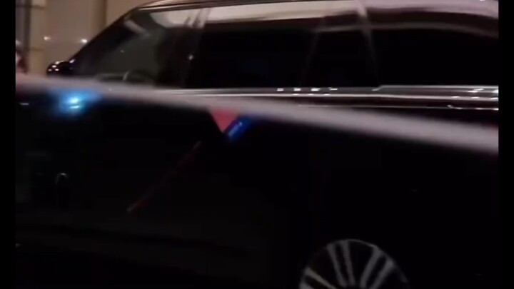 Tiga ratus juta penonton