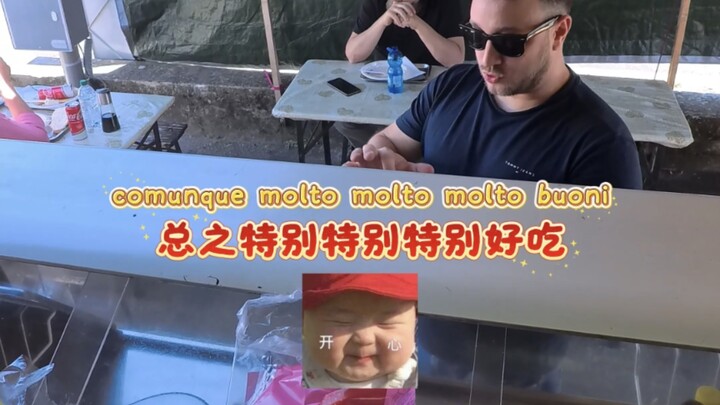 Setting up a stall to sell Chinese food in Italy, warming everyday life abroad with the charm of str