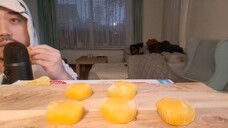 ASMR EATING SOUNDS - DURIAN MOCHI + PLAY HIDE AND SEEK (NO TALKING)