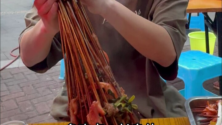 Ketemu seorang teman di dunia nyata, harus nge-“treat” dia dengan baik!