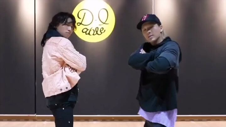 TAEYANG x Kang Daesung's "Shoong" dance challenge