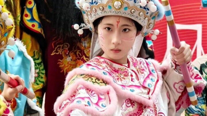 英歌少女吃不堡