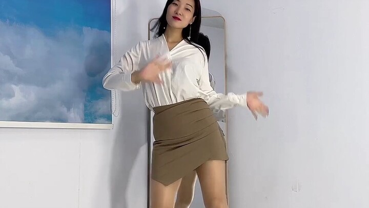ฟังเพลงและดูการเต้นรำ เสียงส้นสูง