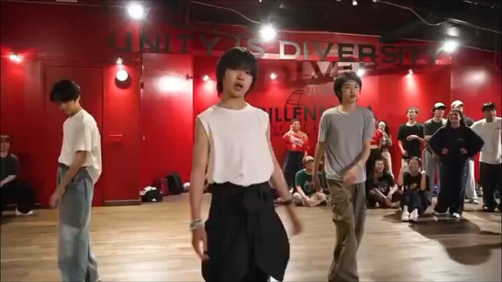 Kelas Koreografi A2O LTB JIAYI, AYDEN, HANZE 'Bliss' (TYLA)