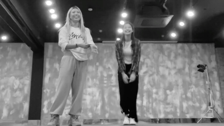 วิดีโอซ้อมเต้นของเจนนี่