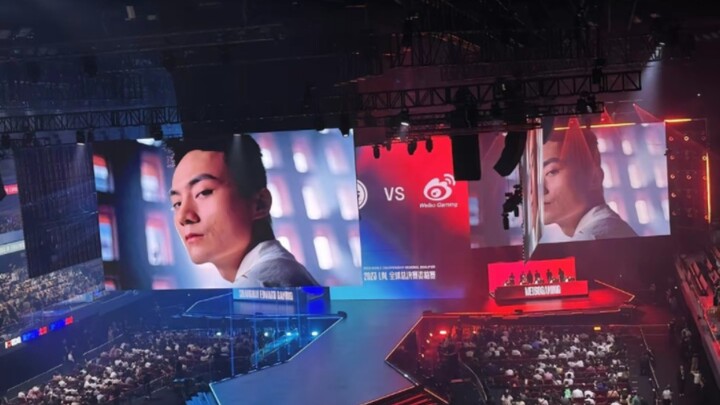 “บอกตามตรงนะ ฉันอยากมอบแชมป์ให้เขาจริงๆ รู้ไหม เขาเล่นใน LPL มาตั้งนานแล้ว”