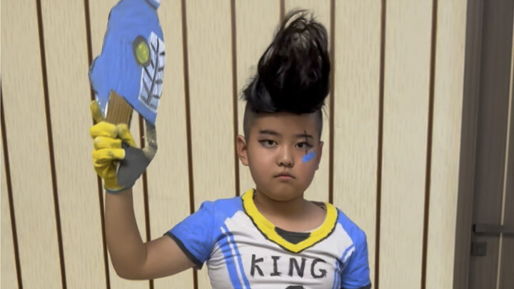 Yuchen’s Marco Polo impersonation show, a purely handmade, low-cost cosplay.