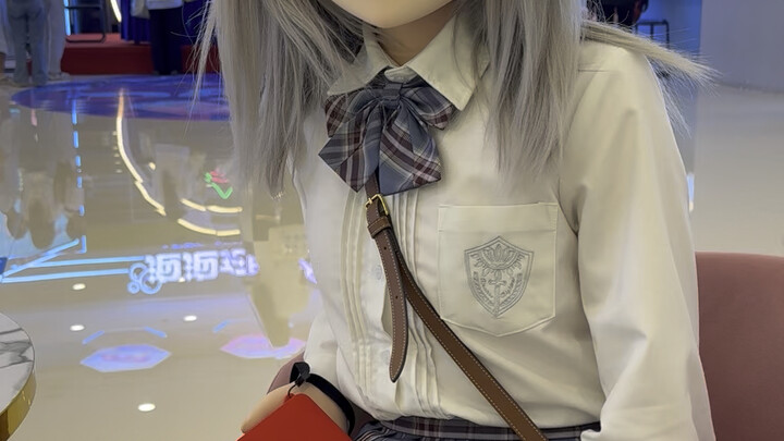 นอกอาคารก็พูดคุยได้ตามปกติ~