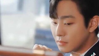 Khi bạn là sếp nhưng luôn bị thư kí cà khiạ - Hẹn Hò Chốn Công Sở (Kim Sejeong, Ahn Hyoseop)