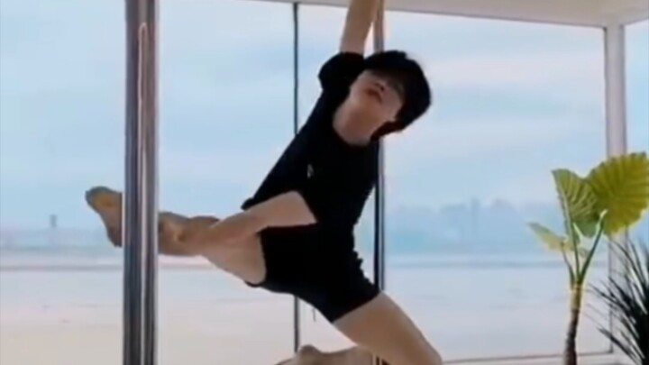 [Park Jimin] #Jiminni~Is this what pole dancing is like?