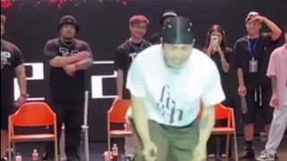 【هوان يرقص مجدداً على أغنية كلاسيكية "West Coastin"】عرض تحكيم الرقص البوبينغ لفئة الأطفال في بطولة ت