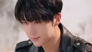 Dia menikah dengan kakak CEO dingin temannya, tujuh tahun lebih tua, tapi memanjakannya