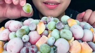 [ASMR]Cùng nhai đào, cà chua và nho đông lạnh