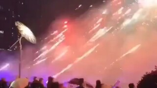 年兽:这特么叫烟花？