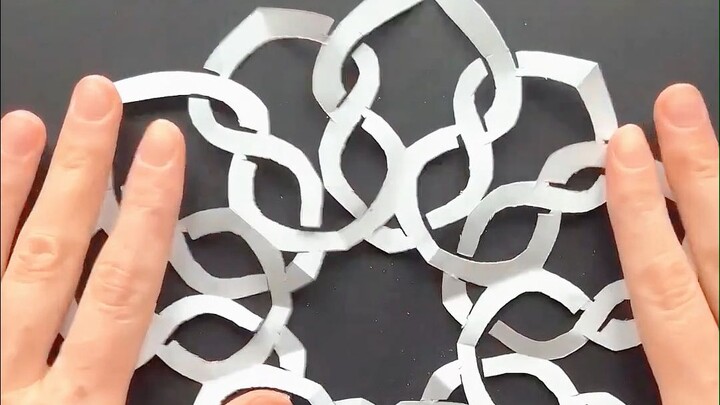 Mở ra là mì xoắn, mở ra rồi thành bông tuyết