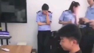 警察：你这推理是要把我笑死吗