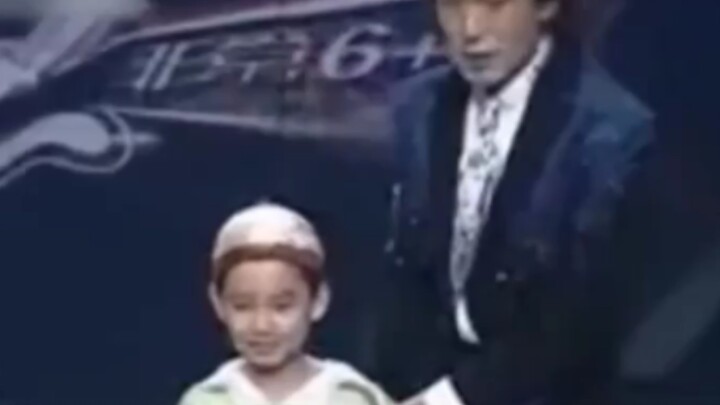 How adorable were these stars as kids? Hu Xianxu was such a chatterbox from the get-go—he basically 