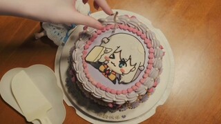 Staf cantik yang pindah keluar untuk tinggal, tiba-tiba mengirimkan sebuah video selfie.....