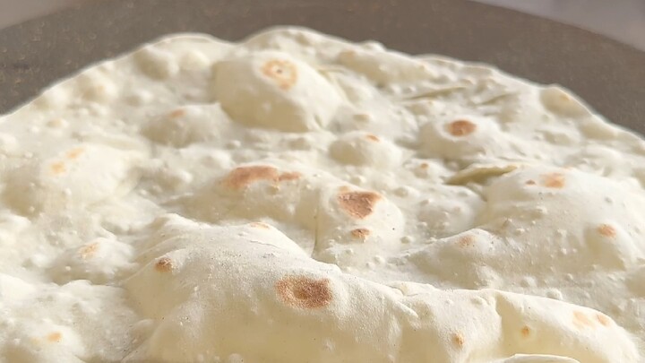 Let me see how many of you aren't from Henan—here I am again tempting you with my flatbread wraps. I