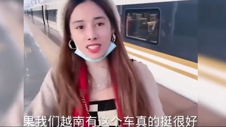 Foreigner Rides China’s High-Speed Rail for the First Time and Is Shocked by Its Speed; Overseas Net