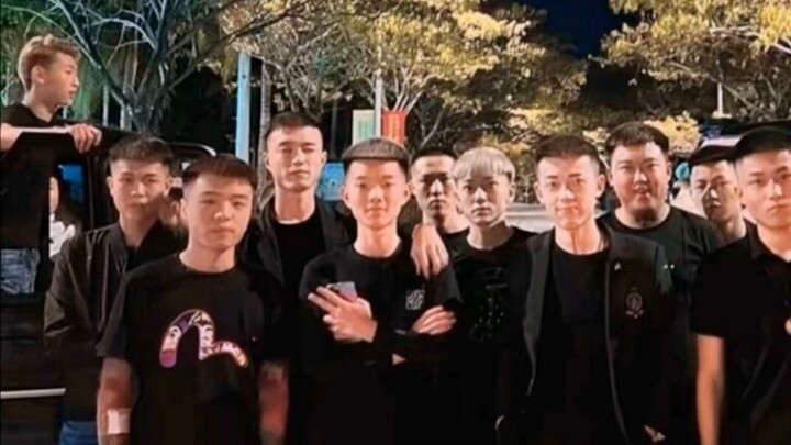 Kelas orang lain VS kelas kita di periode keempat.