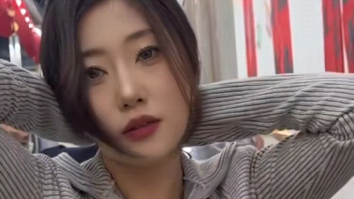 Front car splashes juice, back car gets soaked.