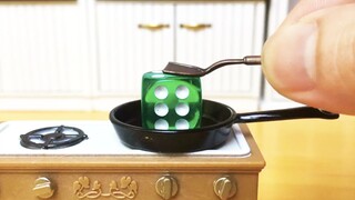 [Stop-motion animation food] Dice can also be made into cat food, and the little orange cat is very 