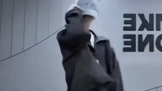 تشانغ هاو أذهلني حقًا، لا عجب أنه ACE! تحدي الرقص على أنغام جيني مع التركيز