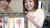 Figur istri Jepang tersebut dibuka kotaknya dan dia berseru: Ini dibuat dengan sangat indah!