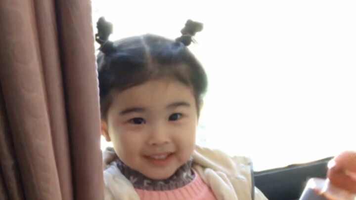 Có một cô em gái siêu nhõng nhẽo thì cảm giác thế nào?