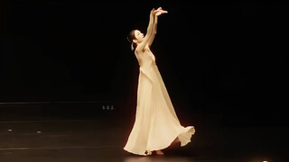 "I dance with myself, sharing the meaning of freedom"