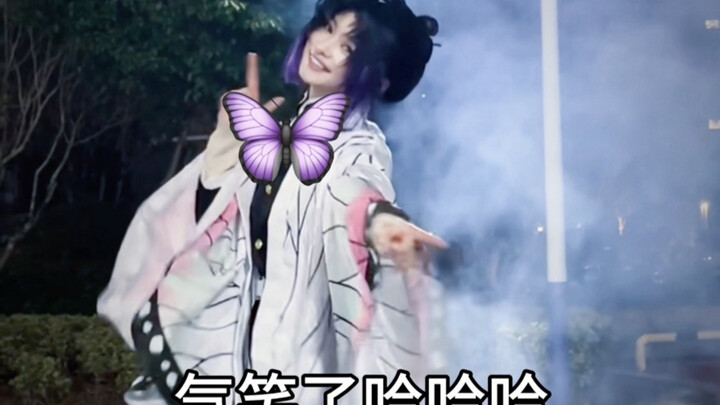 Saat aku cosplay saat Tahun Baru Imlek tapi terlalu irit...