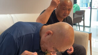 当我用藕粉假装鼻涕整蛊家人