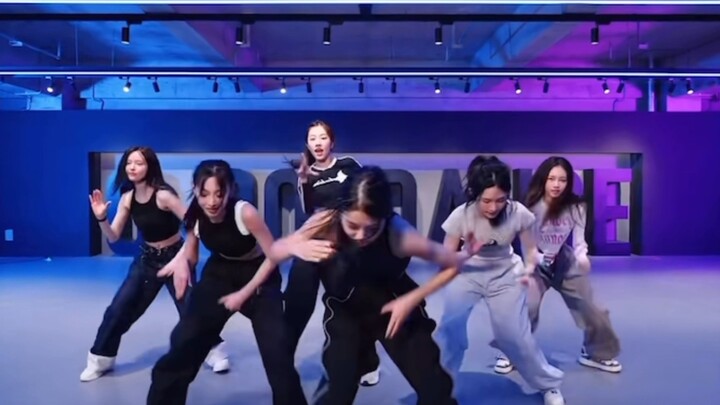 Tolok ukur untuk tari grup hiburan wanita Tiongkok