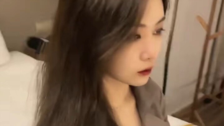 Chồng hình như đang yêu rồi
