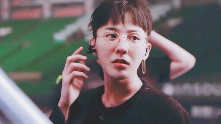 สูทสีน้ำเงินของ GD พร้อมคอนเวิร์ส คือจุดเริ่มต้นของความรักหรือเปล่า? ควอน จียง – Crayon + Fantastic 