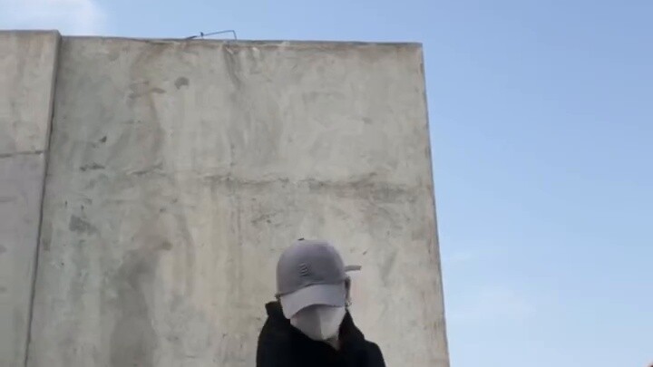 LE SSERAFIM new song EASY