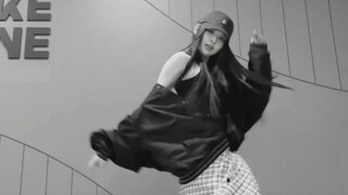 izna Fang Zhiwen เต้นเพลง "like JENNIE" Cha⚡