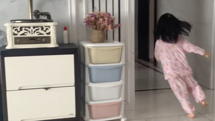 วิ่งปรี่ไปต่อยพ่อ