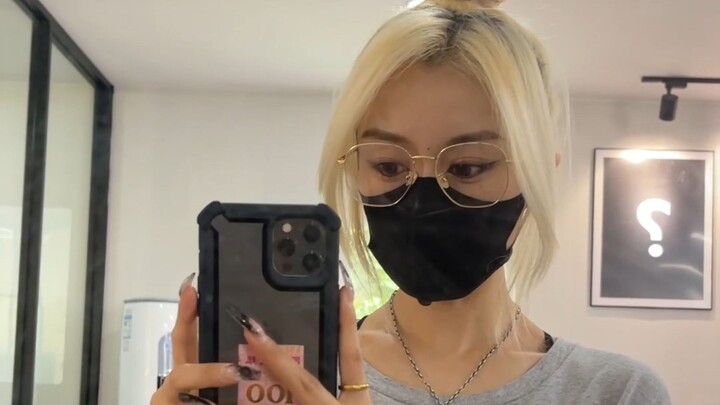温馨提示：女孩子的东西千万不要乱碰！