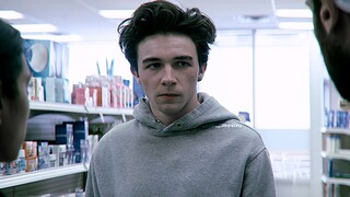 Cậu bé chính nghĩa Wayne lương thiện và giàu tình yêu thương, đến ruồi cũng không nỡ làm hại!