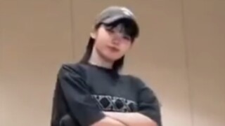【跳男团舞很帅的女爱豆】SUGA-解禁  别撩衣服请撩我！ 晕~连衣服都在跳舞！今天是小老公！金采源请多跳！  230428 challenge