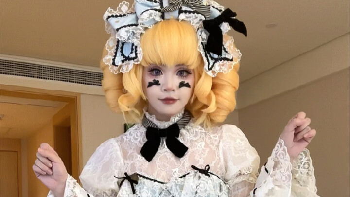 Belakangan ini banyak banget penggemar anime yang bisa ditemui di stasiun kereta cepat! Seru banget 