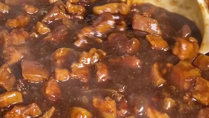 Who came up with the idea of cola-braised pork rice? It smells so good my coworkers might eat me ali