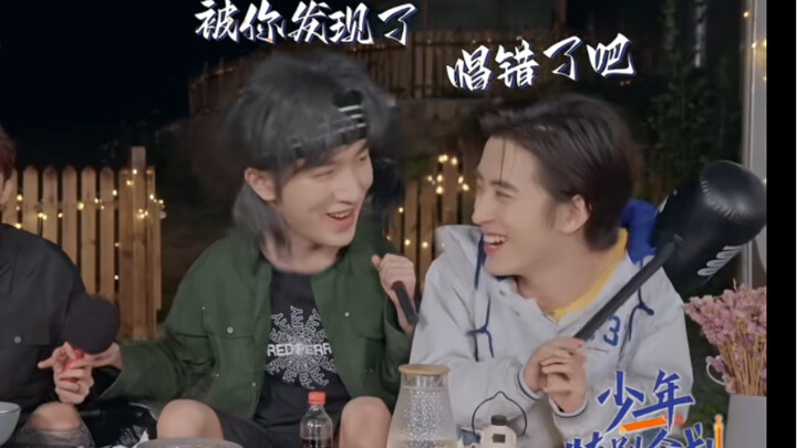 看我重刷少企发现了啥，这俩傻子笑死人了
